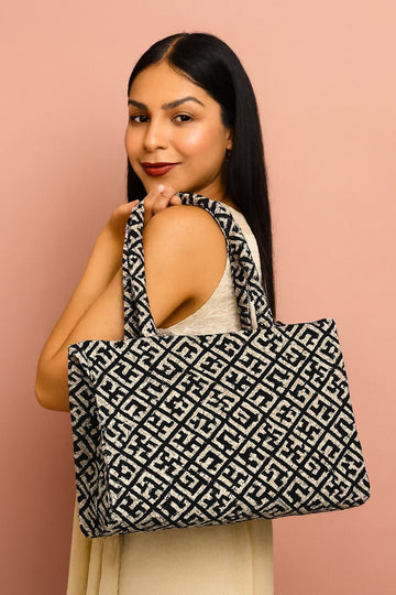 Averra Grid – Luxe Check Edition